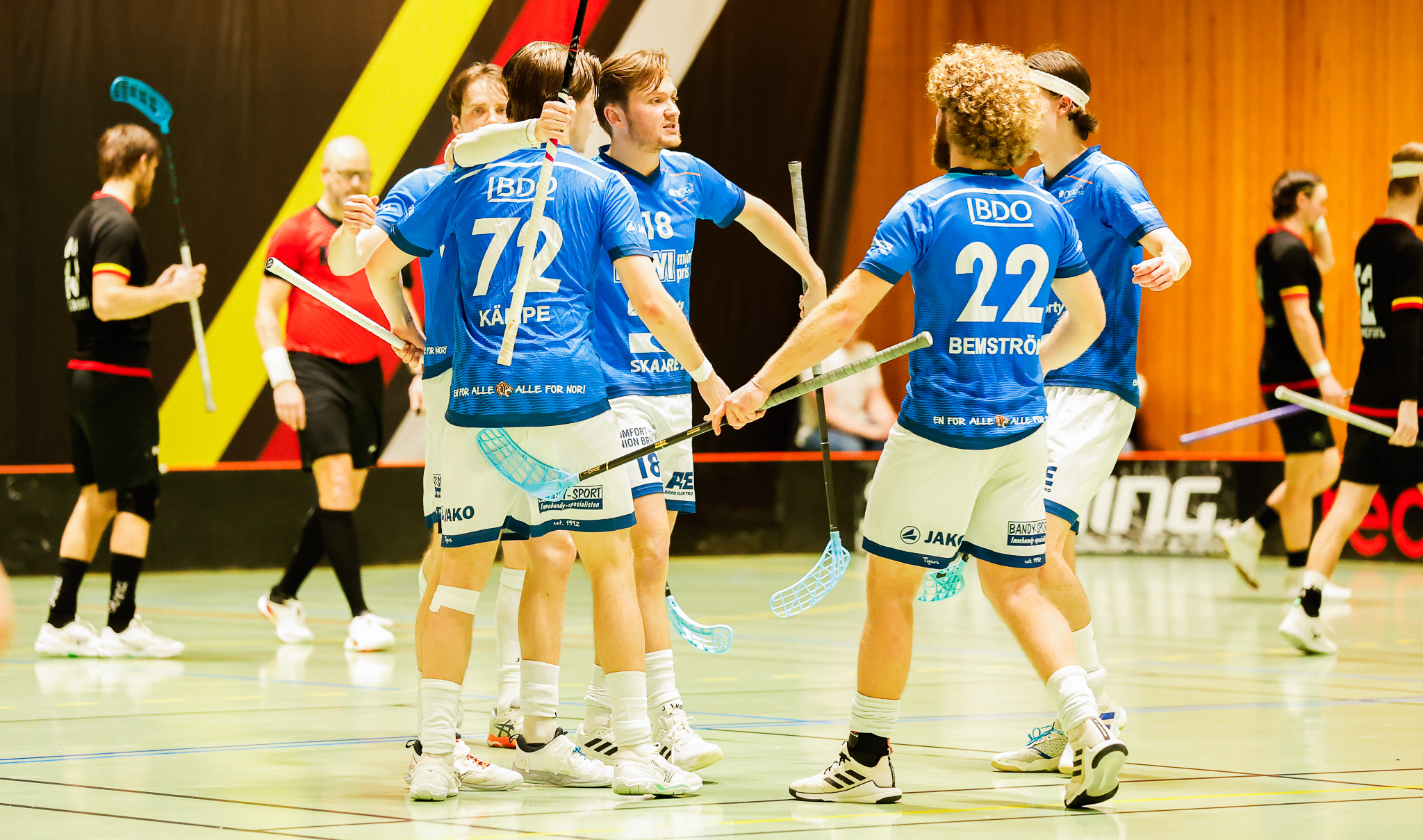 Presset de regjerende mesterne til siste sekund